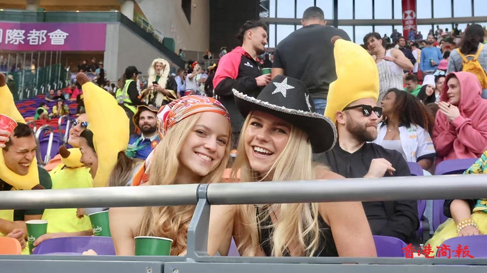 有片｜天氣轉冷無損熱球迷熱情 七欖次日繼續狂歡