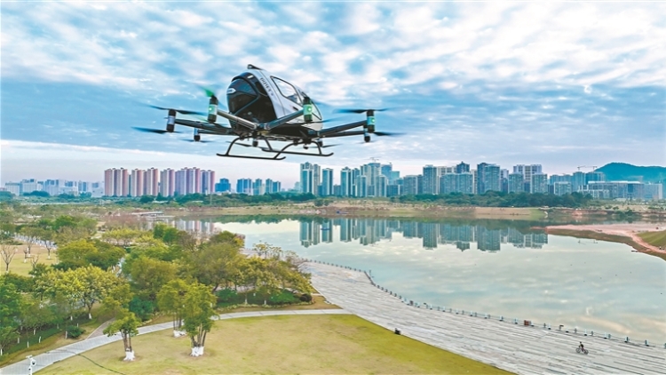 廣州「無人駕駛」上天出海