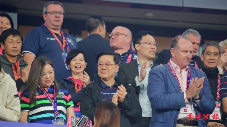 有片 | 阿根廷男欖捧盃 李家超賽後頒奬