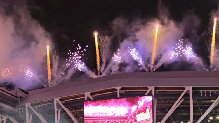 有片 | 火樹銀花耀啟德 七欖完美閉幕