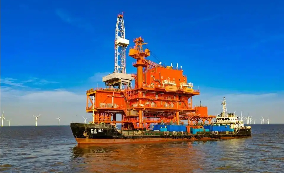 【股市風向標】每日淨賺10億元  「三桶油」豪派息