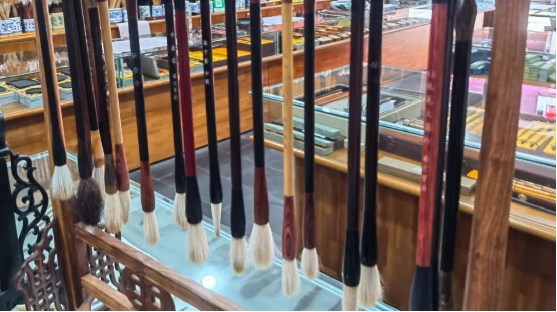 皖屯溪：千年徽筆綻新韻 非遺傳承正青春