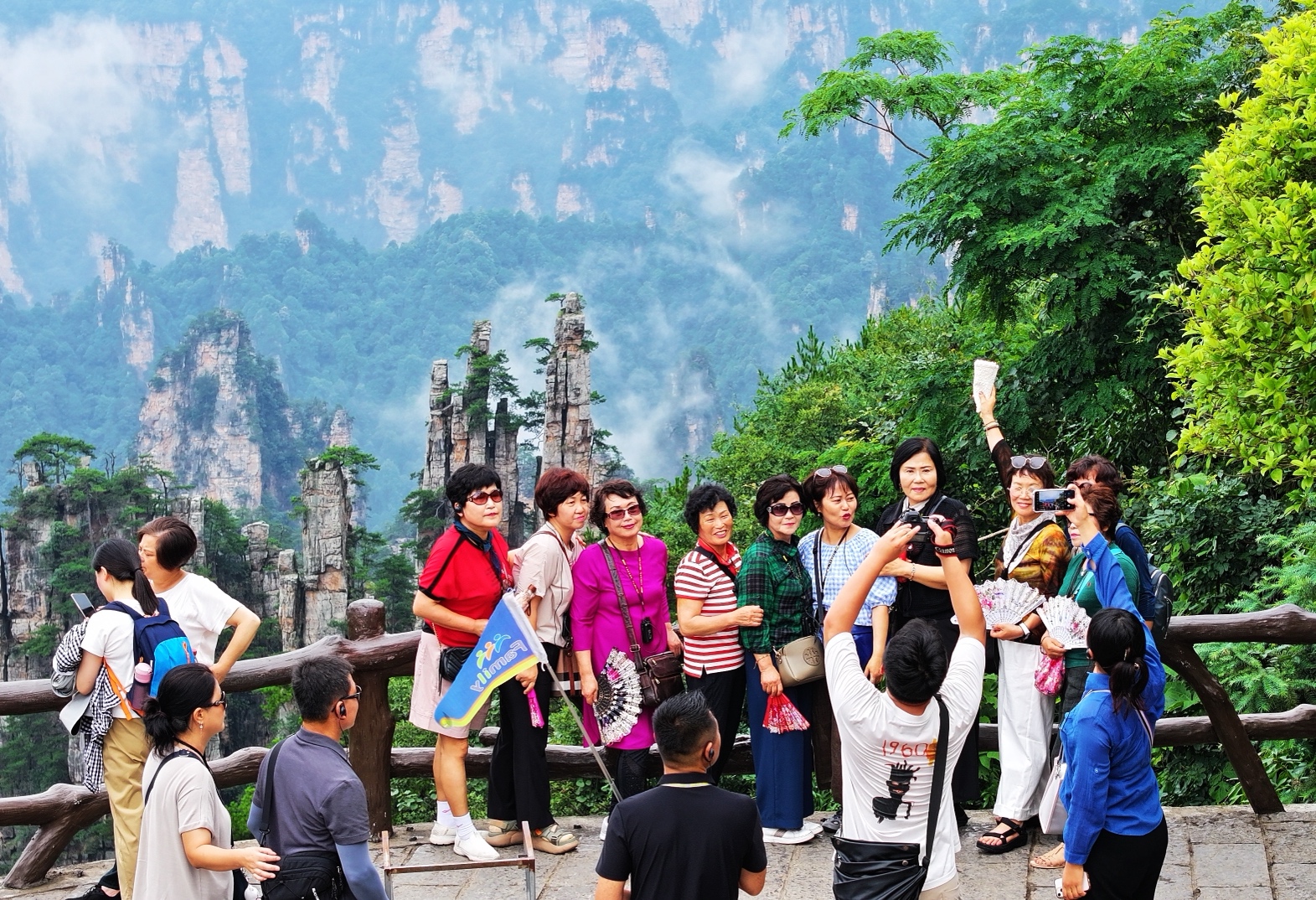 張家界國家森林公園向韓國劇組發出「春遊」請柬