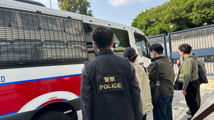 警方粉嶺破麻雀賭檔 拘5名男女檢賭具