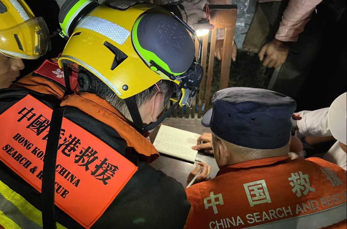 【有片】緬甸地震丨特區救援隊學救助緬甸語 希望加快救援