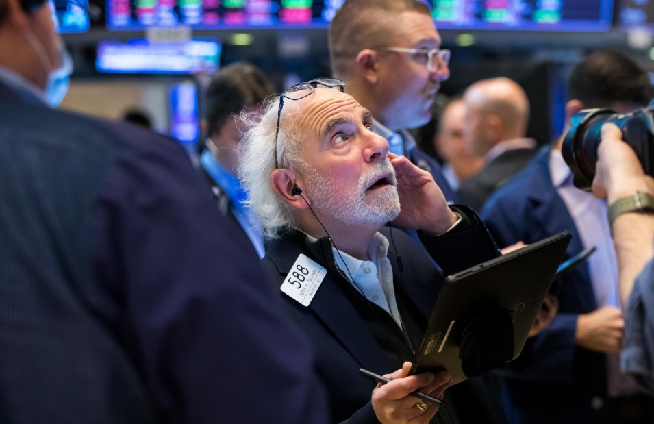 美股早段跌勢加劇道指大瀉逾1500點納指勁瀉逾5% 蘋果市值蒸發2萬億