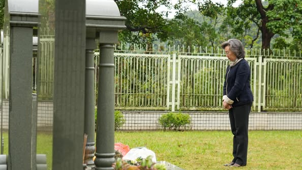 楊何蓓茵清明節到浩園與景仰園獻花