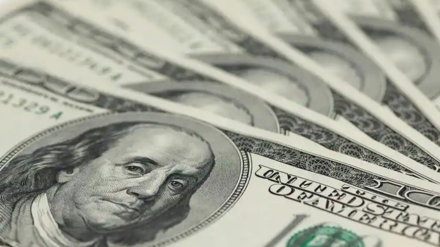 美元創兩年多以來最大單日跌幅 外媒：美元恐面臨信任危機