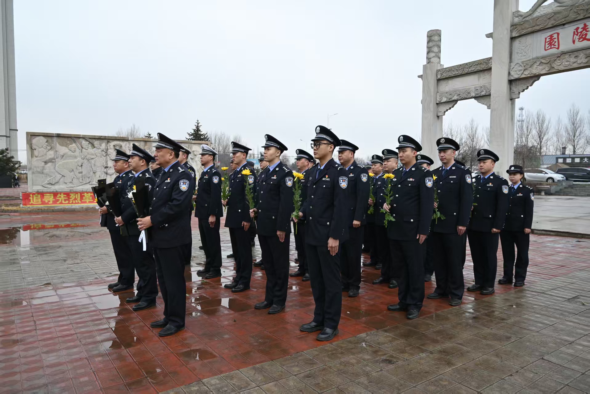 黑龍江巴彥縣公安局開展「緬懷家鄉英烈 爭做紅色傳人」主題祭祀英烈活動