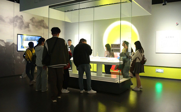 博物館成「第二課堂」 皖歙縣「文化踏青」受捧