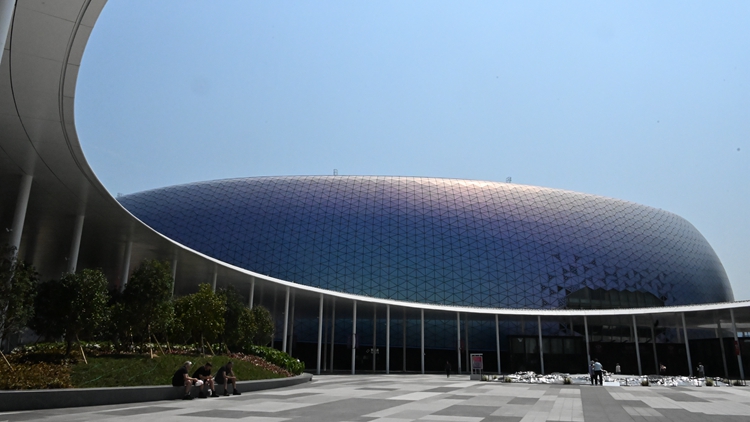 4·8起英國樂隊Coldplay啟德體育園辦演唱會 運輸署籲過境旅客預早計劃行程