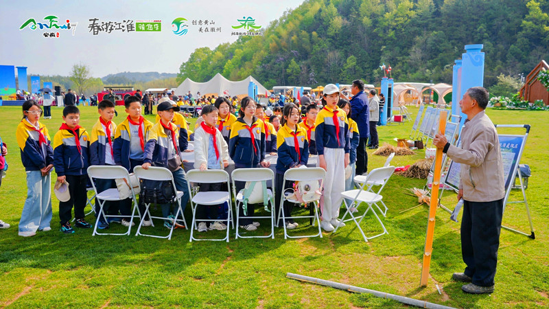 60條線路發布 「春學江淮 研讀安徽」啟動儀式在黃山徽州區舉行