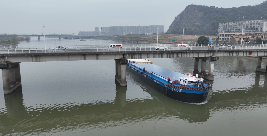 國內首艘智能綠色內河示範船「豫交投001」號即將開啟載貨測試