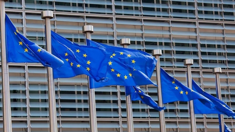 歐盟同意將對美關稅反制措施暫停90天