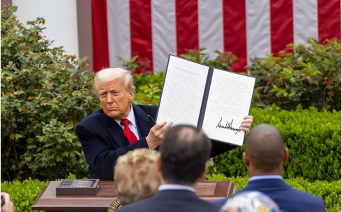 人民日報鐘聲：美「關稅訛詐」嚴重擾亂全球產供鏈穩定