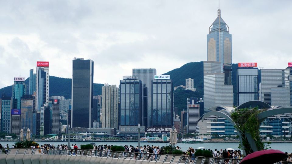 【來論】破浪前行 香港經貿轉型的關鍵時刻