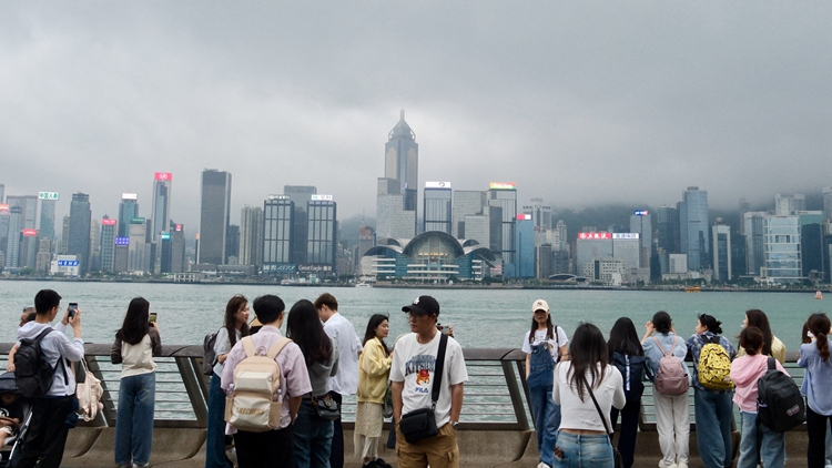 天文台：冷鋒橫過廣東沿岸 本港多處錄得超過10毫米雨量