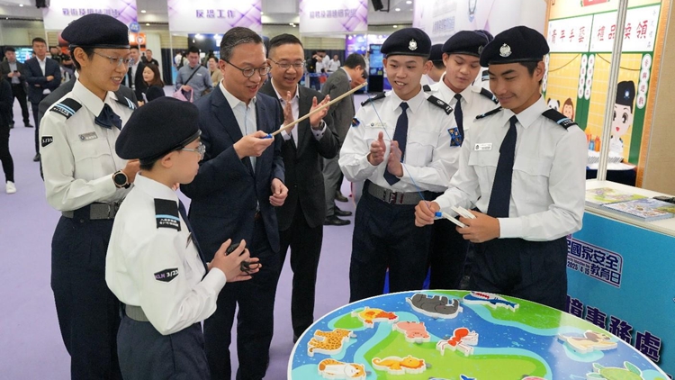 入境事務學院舉行全民國家安全教育日開放日 逾4000市民參加