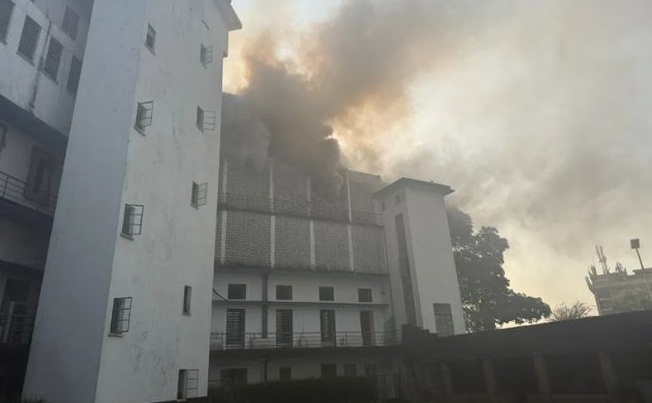 塞拉利昂總統府發生火情