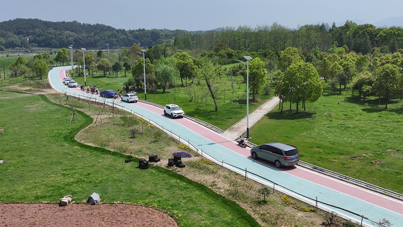 皖屯溪屯光鎮：荒灘變樂園  鄉村引客來