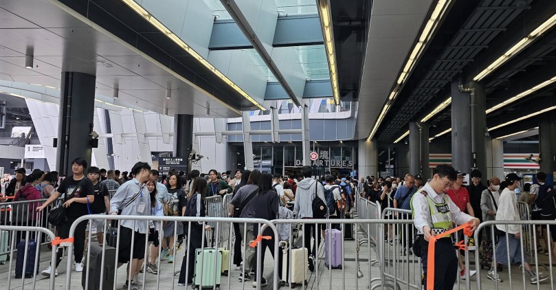 復活節長假｜各口岸現人潮 深圳灣大橋大塞車