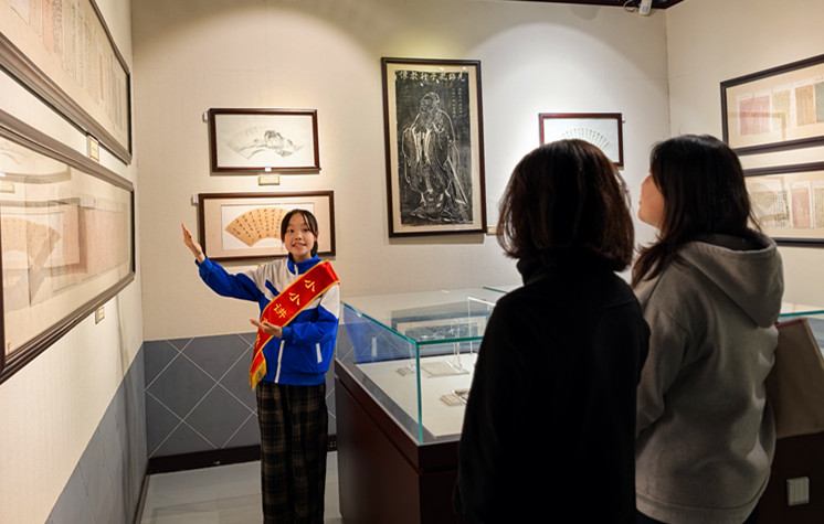 皖休寧縣：「紅領巾」博物館裡說狀元