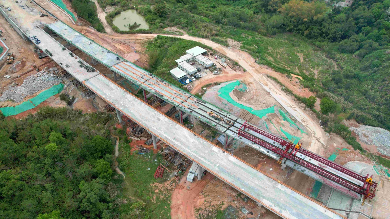 中交二航局安溪國道G358項目梁板架設任務圓滿完成