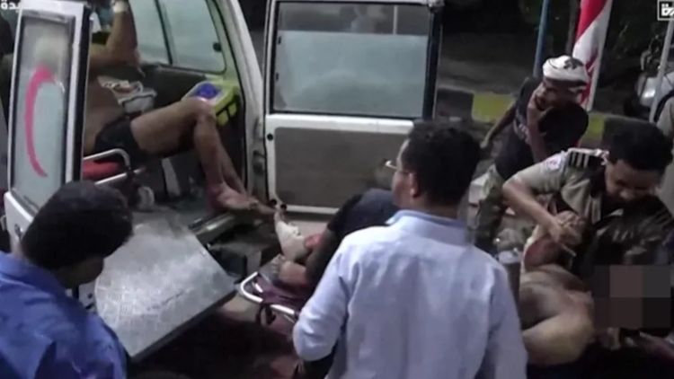 美軍襲擊也門拉斯伊薩港 已致58死126傷