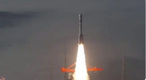 中國成功發射試驗二十七號衛星01星-06星 