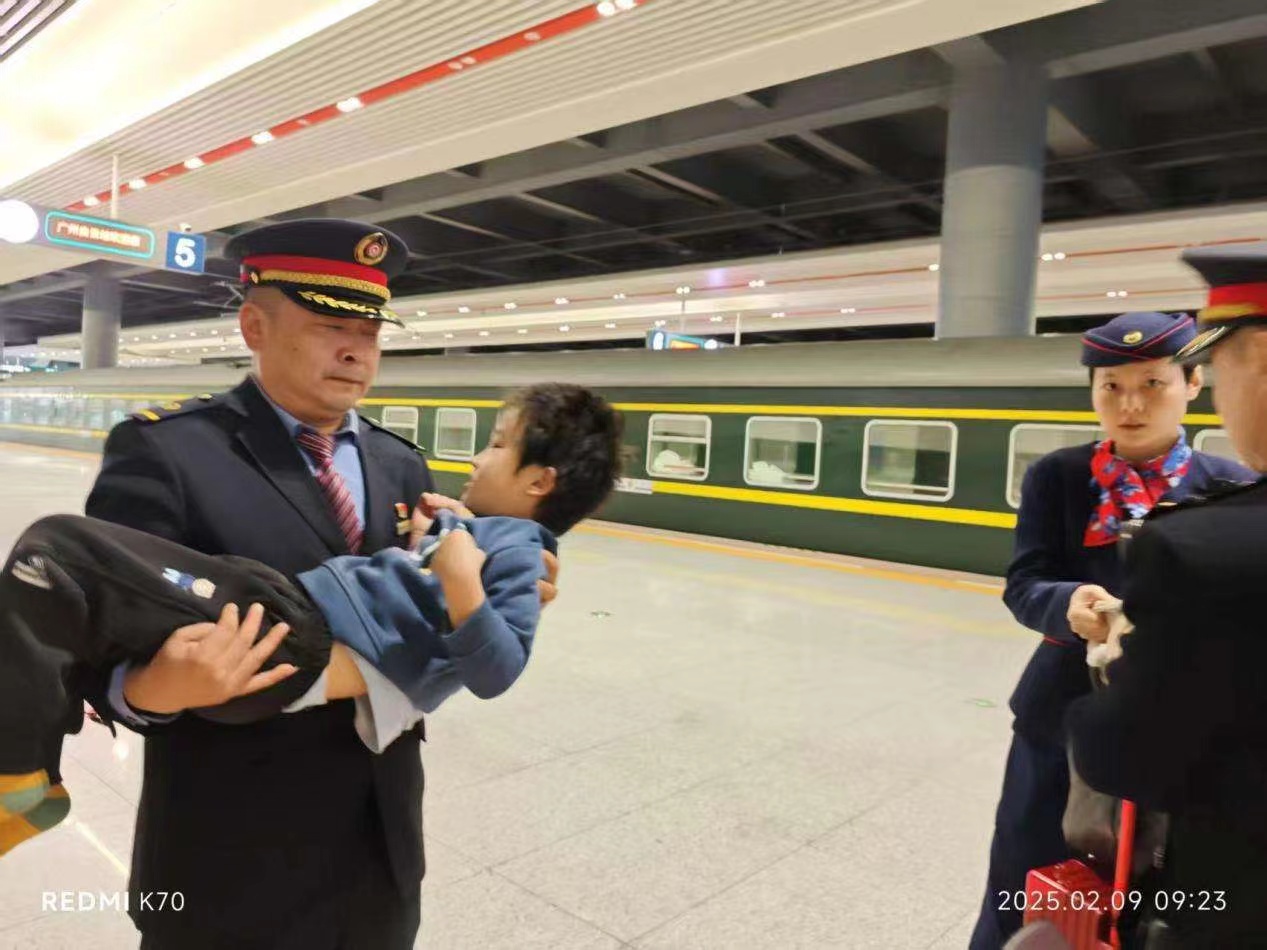 鄭州客運段廣州車隊服務紀實：用心服務 用情溫暖