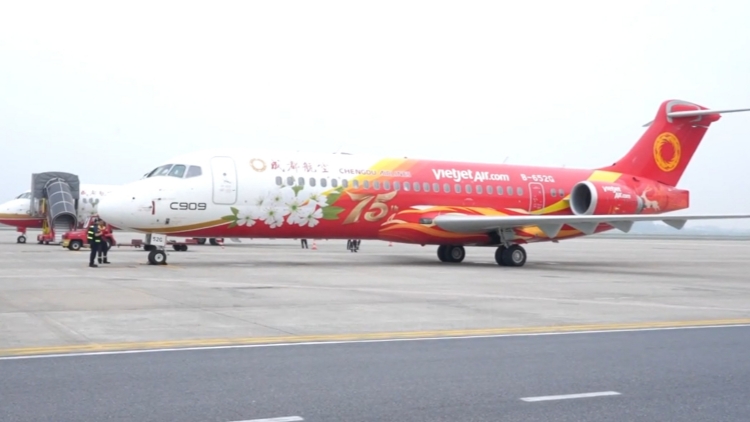 中國國產客機C909在越南開啟商業運營