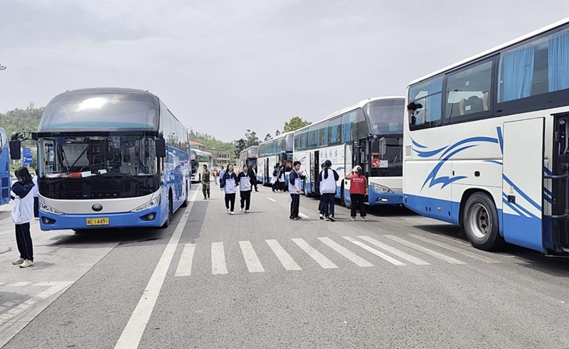 湖南高速邵東服務區全力護航「我的韶山行」紅色研學之旅