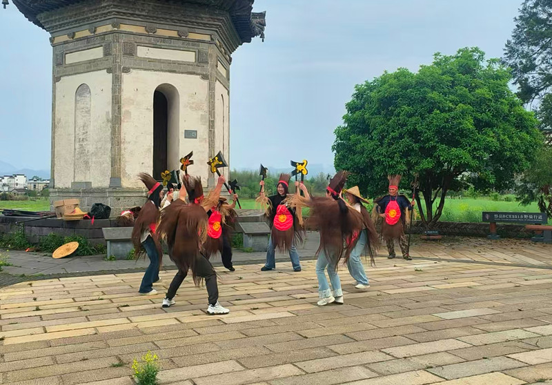 皖黟縣碧陽鎮：民俗文化展魅力 碧山儺舞引客來