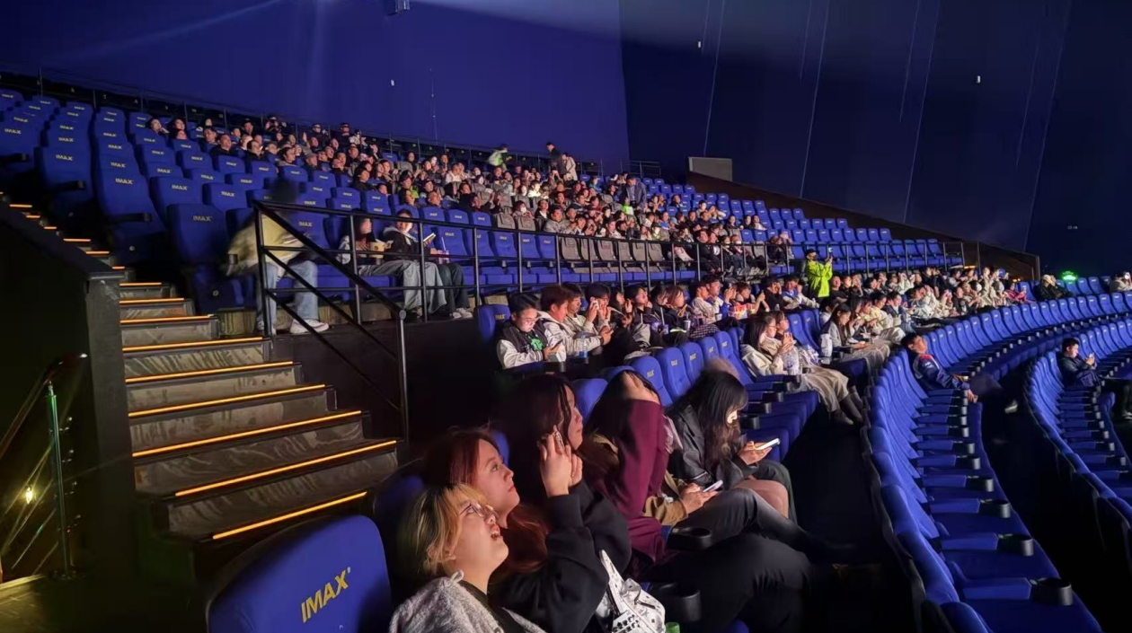 話劇《林則徐》首登全國商業體最大IMAX銀幕 五四青春誓言點燃家國情懷