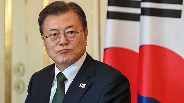 青瓦台魔咒？文在寅被起訴