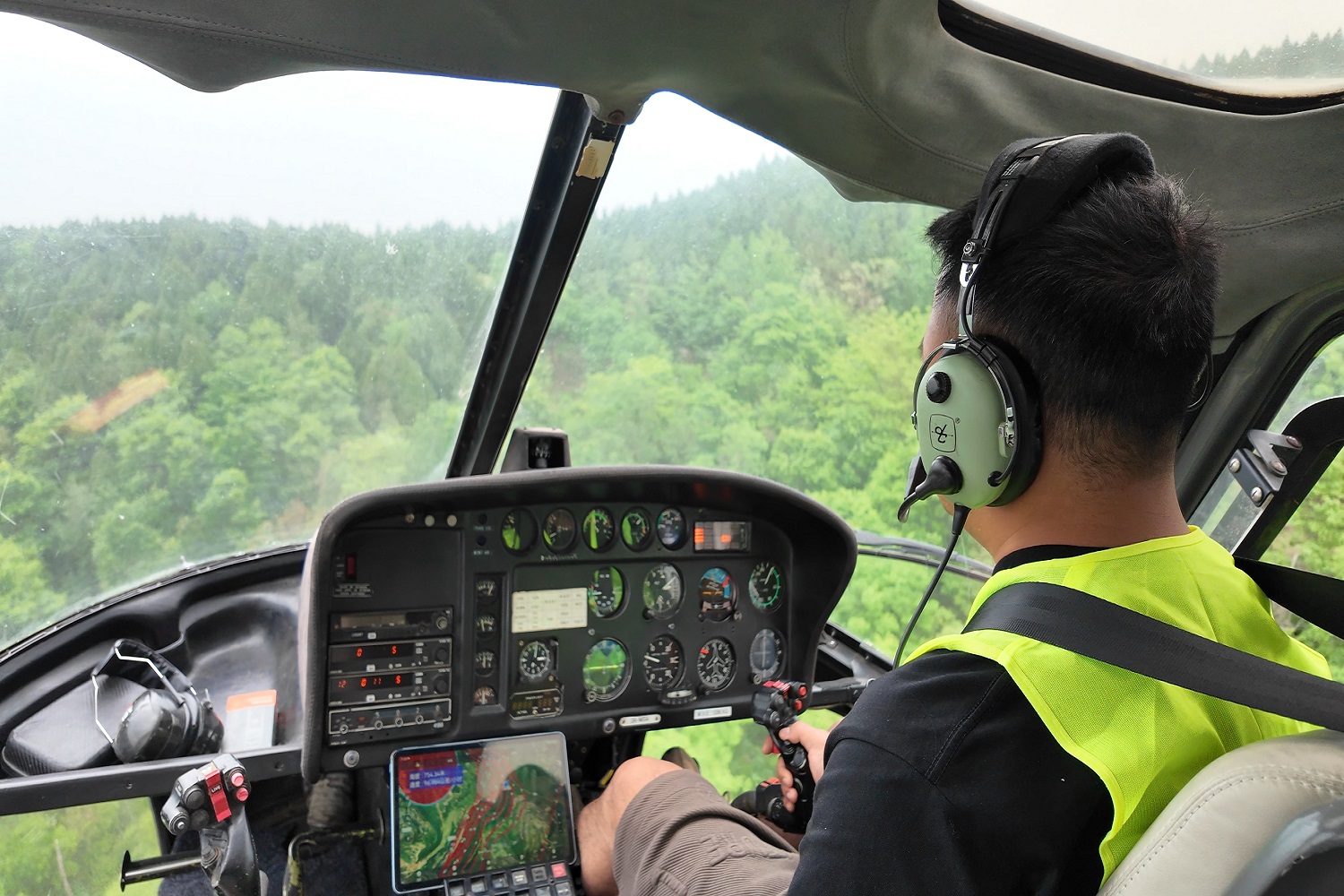 守護翠雲廊青綠蒼翠　四川梓潼啟用直升機飛防作業5萬畝