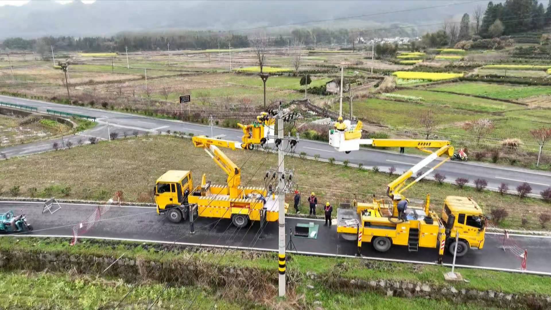 皖黟縣：「電醫生」綜合檢修  保障迎峰度夏