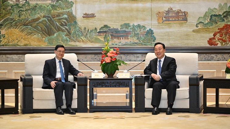 李家超訪浙｜「浙港合作機制」正式成立 兩地簽署合作備忘錄