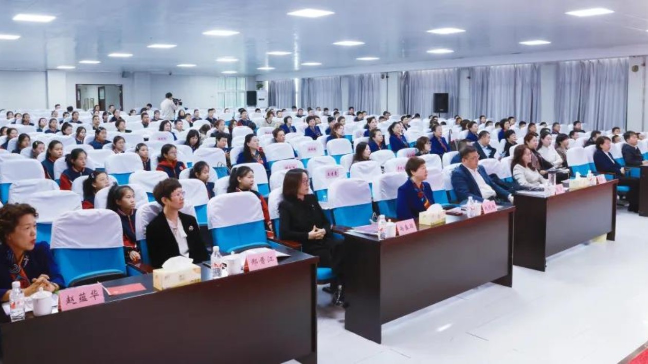 黑龍江省女企協捐建第七家「巾幗助學圖書館」書香潤澤杜爾伯特學子