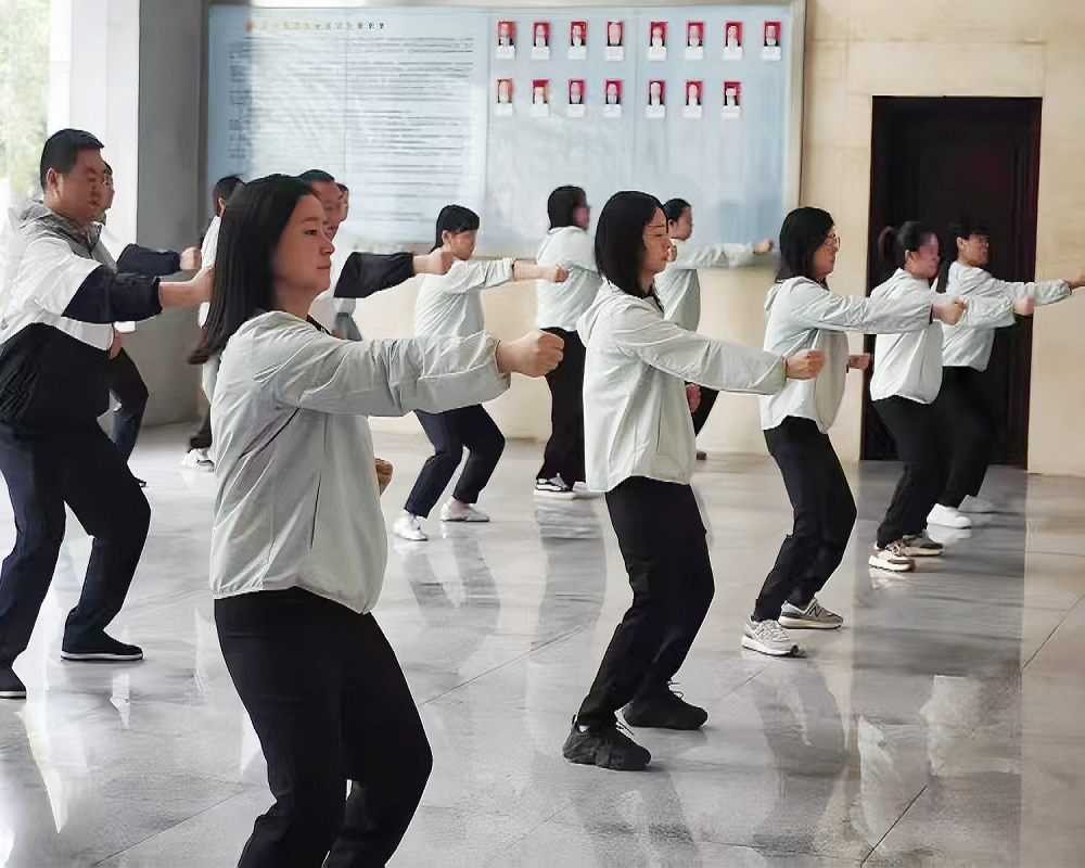 傳承中醫養生文化 四川平武試點推廣八段錦給體重減負為健康加分