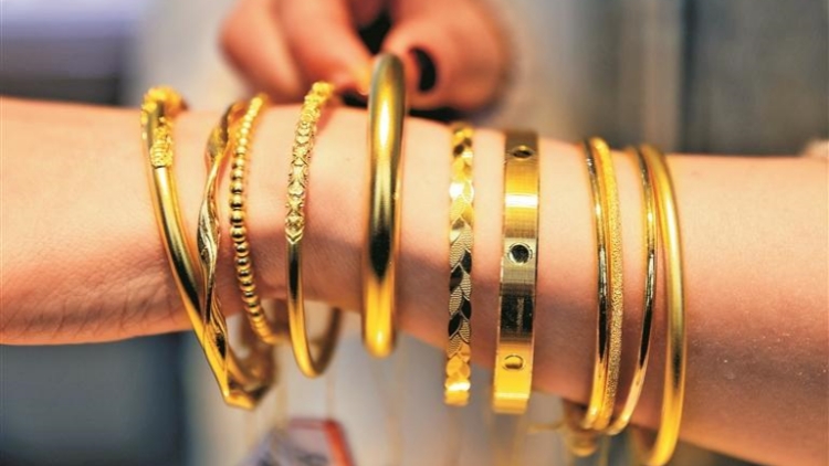 金價坐上「過山車」 抄底還是跑路？