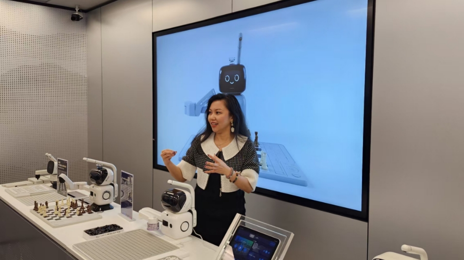 「機遇香港」主題採訪活動到訪科學園 商湯：香港是全球科創學術研究及應用落地沃土