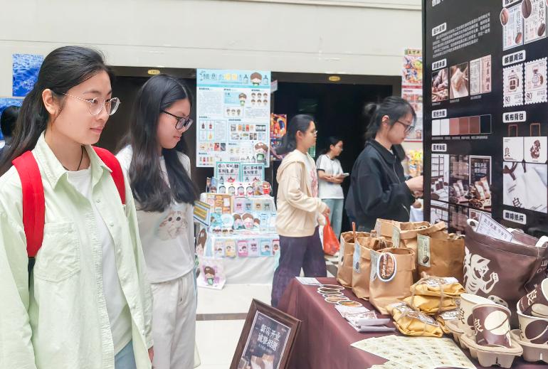 閩南科技學院：「畢業設計展+人才推介會」助推畢業生高質量就業