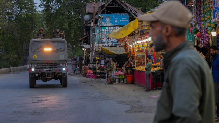 巴基斯坦和印度在克什米爾再次交火