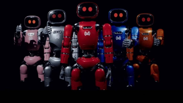 深圳企業正式發布全球首款雙形態人形機械人星行俠®