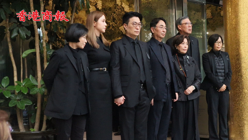 有片丨李兆基大殮 家人殯儀館外向各界致謝