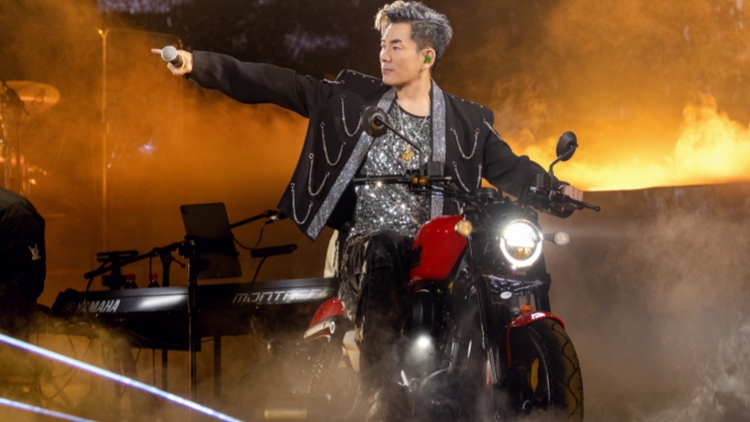 任賢齊方面否認買下青島一條街房產