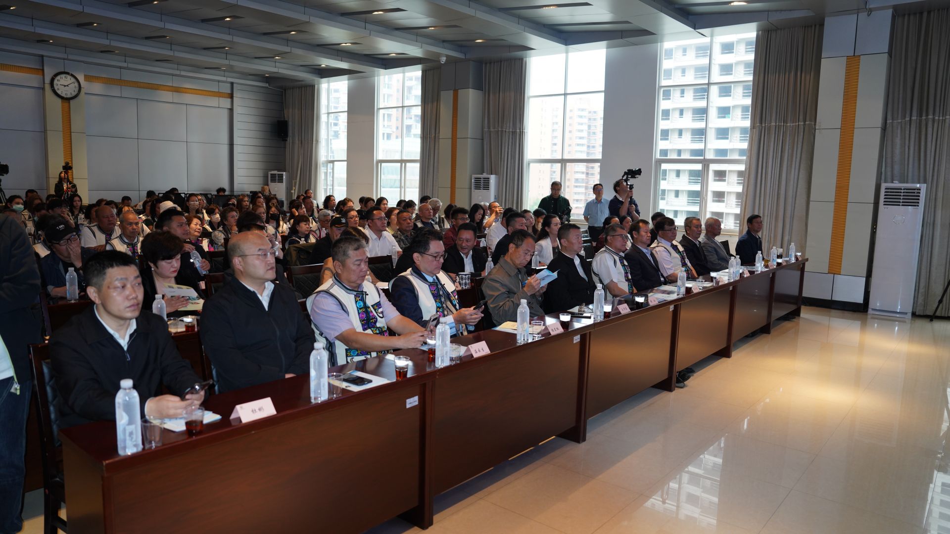 以茶為媒，書寫兩岸溫情篇章 ——電影《昔歸軼事》在昆明首映