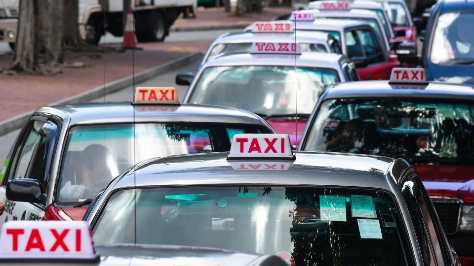 運輸署與的士業界會面 重申將持續依法打擊非法出租或取酬載客活動