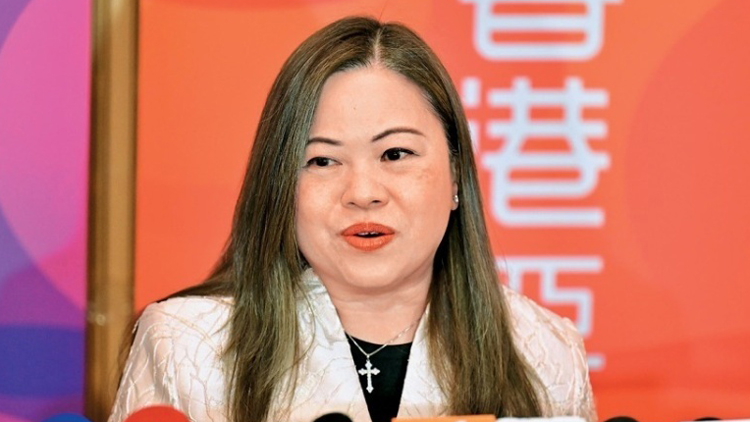 羅淑佩結束阿聯酋訪問行程 指表演藝術方面找到新合作機會